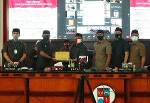 Paripurna Tiga Raperda